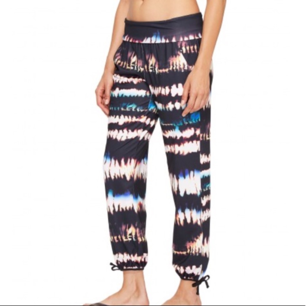 NWT Lucy Yoga Flow Pant